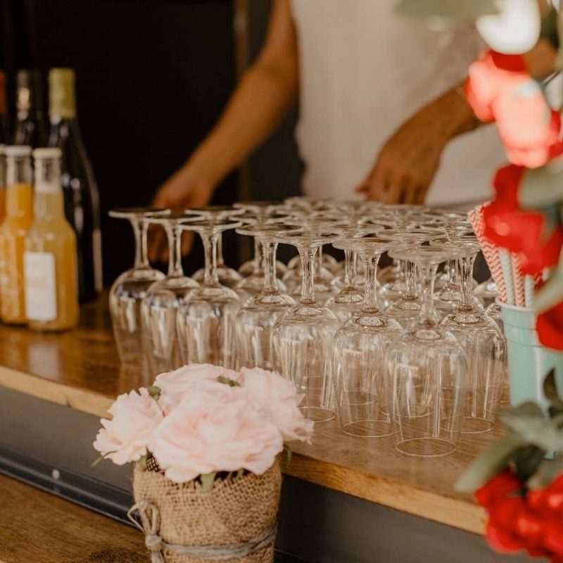 caravane bar à vin et champagne pour mariage et anniversaire dans le Val d'Oise